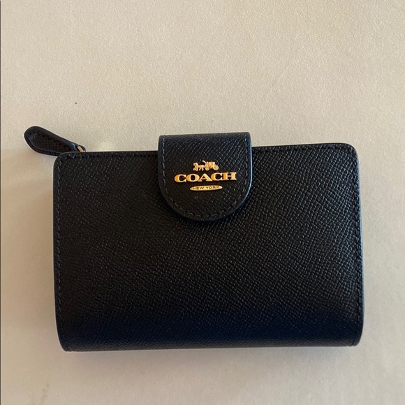 Coach Handbags - Coach Medium Corner Black Leather Zip Wallet